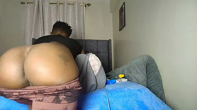 t-NaughtyLicia online show from 12/02/25, 03:34