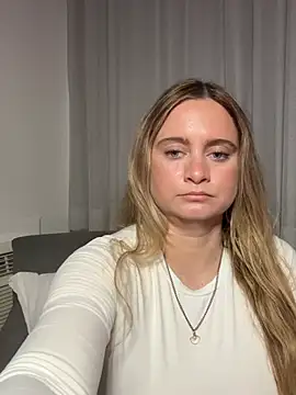 Sophie Raegan online show from 04/07/26, 01:55