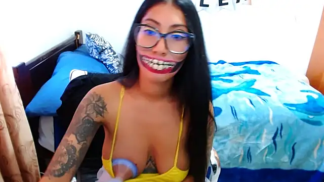 Snapshot of sofia_rosse4 chatting on 10/03/25, 10:40 sofia rosse4 online show from 10/03/25, 10:40