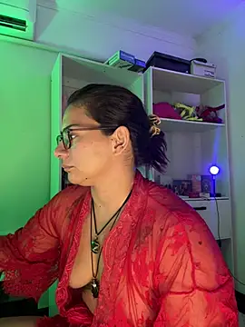 Snapshot of Amarantha_666 chatting on 06/01/26, 10:33 Amarantha 666 online show from 06/01/26, 10:33