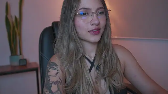 AyraSmith  online show from 03/03/26, 12:17