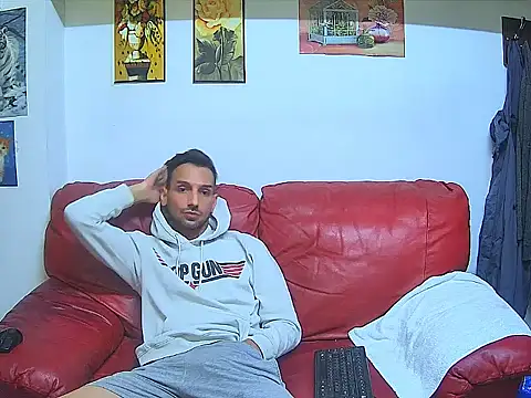 Snapshot of GiorgieUps chatting on 10/07/25, 10:18 GiorgieUps online show from 10/07/25, 10:18