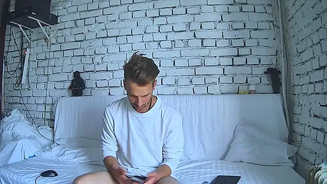 Snapshot of GiorgieUps chatting on 11/09/25, 09:51 GiorgieUps online show from 11/09/25, 09:51