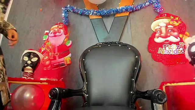 Snapshot of CharlotteScotte chatting on 12/11/24, 12:34 CharlotteScotte online show from 12/11/24, 12:34