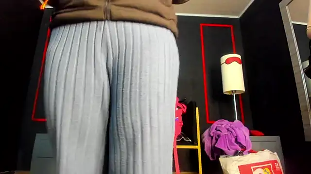 Snapshot of CharlotteScotte chatting on 10/23/25, 11:20 CharlotteScotte online show from 10/23/25, 11:20