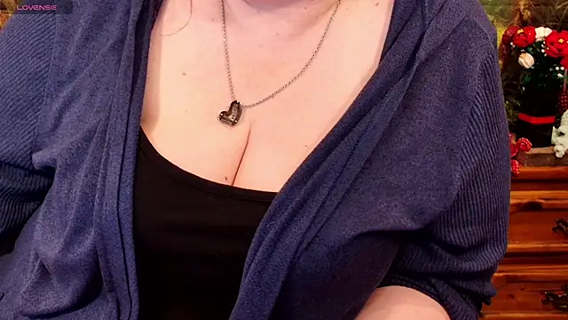 Snapshot of ZigglesJiggles chatting on 02/27/25, 04:32 ZigglesJiggles online show from 02/27/25, 04:32