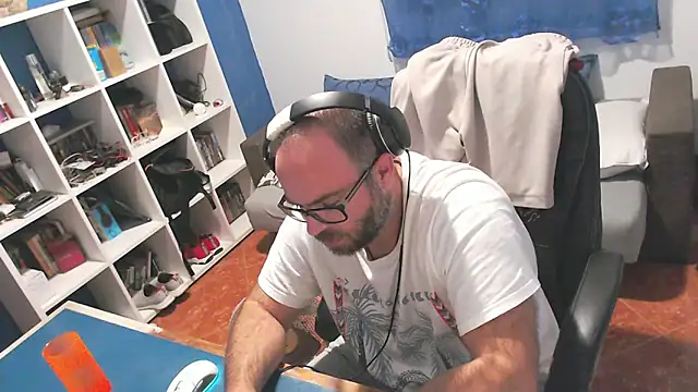 ravingr4d4 online show from 10/04/25, 10:52