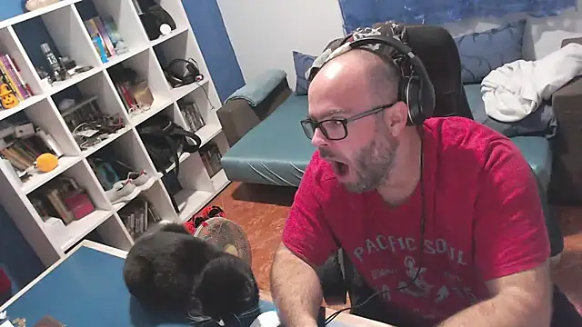 ravingr4d4 online show from 10/23/25, 10:52