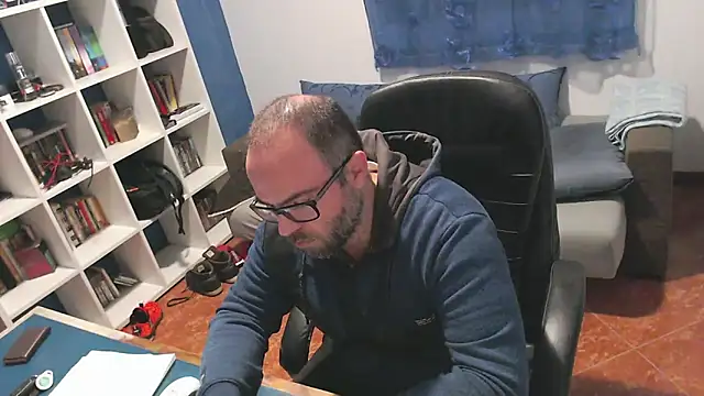 ravingr4d4 online show from 11/19/25, 11:16