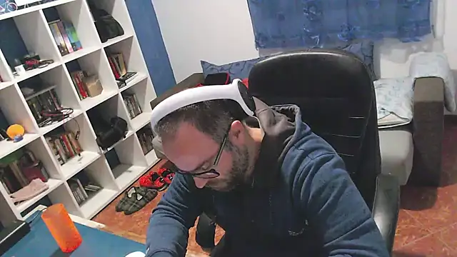 ravingr4d4 online show from 11/26/25, 10:55