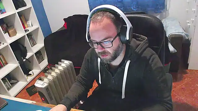 ravingr4d4 online show from 12/16/25, 09:14