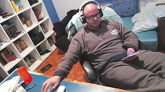 ravingr4d4 online show from 12/20/25, 11:56