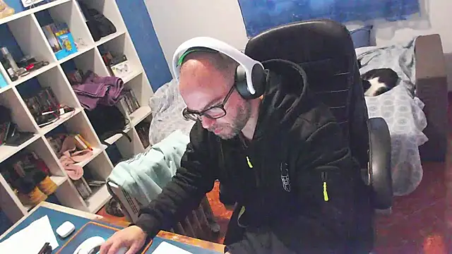 ravingr4d4 online show from 02/05/26, 11:59