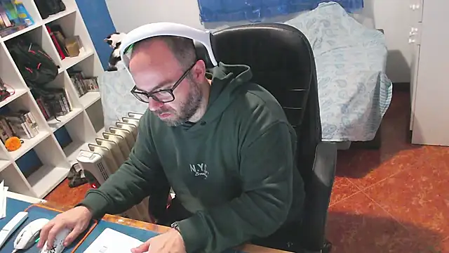 ravingr4d4 online show from 02/16/26, 09:16