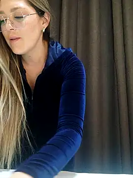 Daniela77771 online show from 07/02/26, 05:30