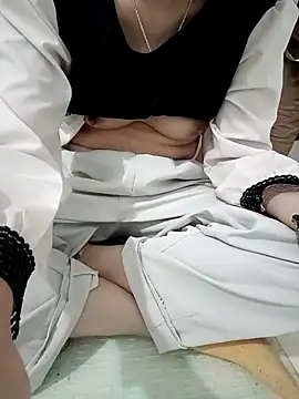 SweetGirl2k2 online show from 10/26/25, 09:37