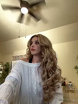 Snapshot of RoxxyDallas chatting on 12/06/24, 11:25 RoxxyDallas online show from 12/06/24, 11:25