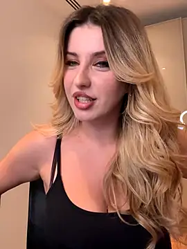 Snapshot of RoxxyDallas chatting on 10/14/25, 07:58 RoxxyDallas online show from 10/14/25, 07:58