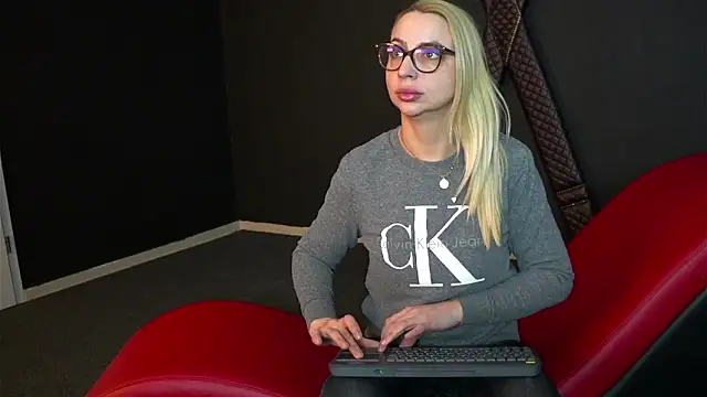 CelineConner online show from 02/11/25, 05:16