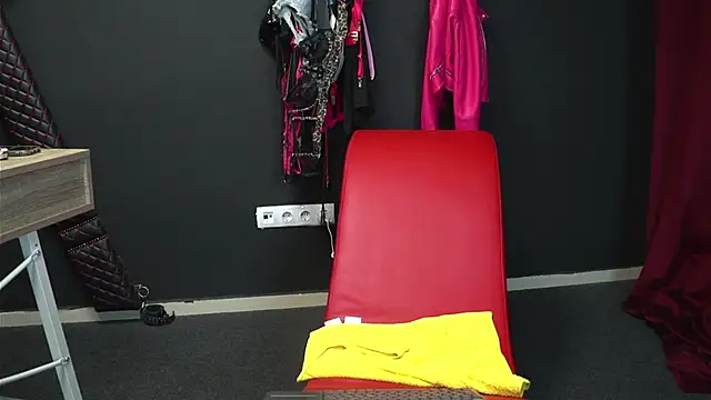 CelineConner online show from 10/10/25, 04:11