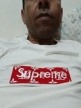 Snapshot of Mimo1402 chatting on 10/27/25, 10:14 Mimo1402 online show from 10/27/25, 10:14