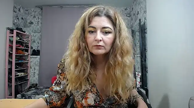 Helen1974 online show from 02/05/25, 10:01