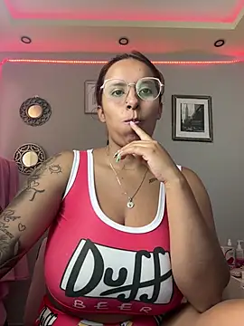 Snapshot of Seized_lust chatting on 12/20/24, 01:54 Seized lust online show from 12/20/24, 01:54