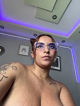 Snapshot of Seized_lust chatting on 12/28/24, 06:50 Seized lust online show from 12/28/24, 06:50