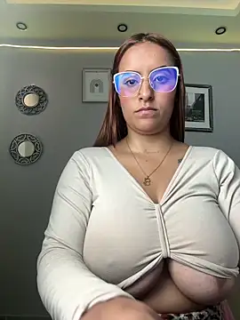 Snapshot of Seized_lust chatting on 01/07/25, 04:27 Seized lust online show from 01/07/25, 04:27