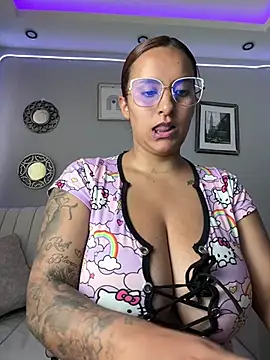 Snapshot of Seized_lust chatting on 02/22/25, 01:46 Seized lust online show from 02/22/25, 01:46