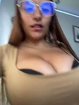 Snapshot of Seized_lust chatting on 03/08/25, 07:09 Seized lust online show from 03/08/25, 07:09