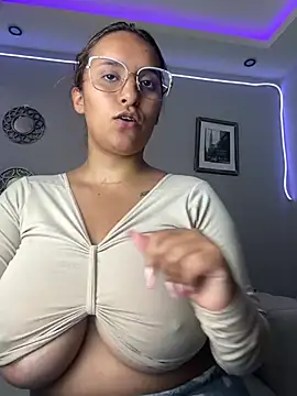 Snapshot of Seized_lust chatting on 03/09/25, 03:16 Seized lust online show from 03/09/25, 03:16