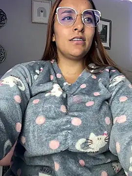 Snapshot of Seized_lust chatting on 03/19/25, 11:25 Seized lust online show from 03/19/25, 11:25