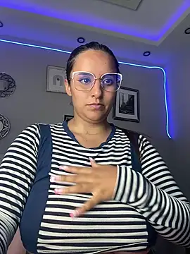 Snapshot of Seized_lust chatting on 03/21/25, 09:45 Seized lust online show from 03/21/25, 09:45