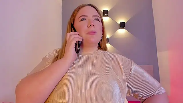 sophiarossee  online show from 02/01/25, 12:37