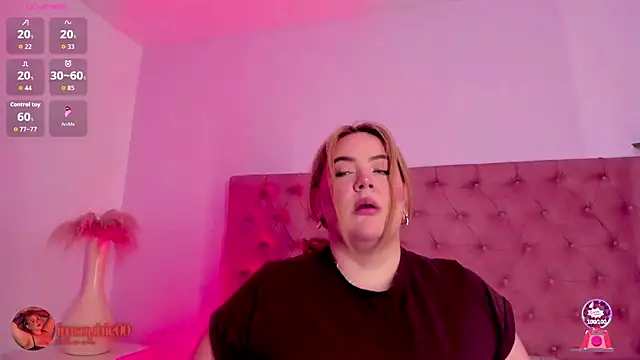 sophiarossee  online show from 09/22/25, 12:18