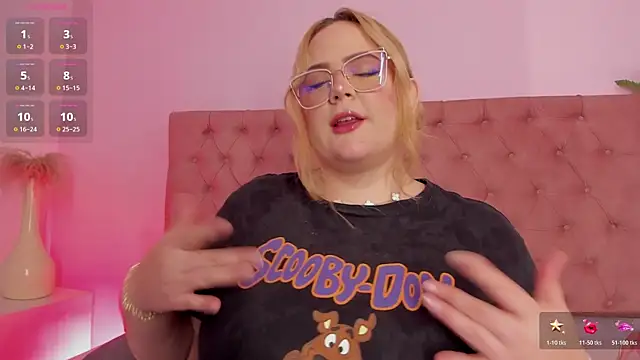 sophiarossee  online show from 12/21/25, 12:12