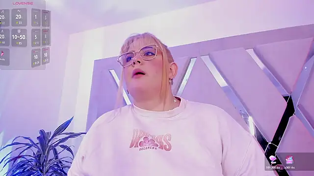 sophiarossee  online show from 02/13/26, 01:29