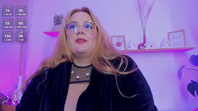 sophiarossee  online show from 04/19/26, 06:43