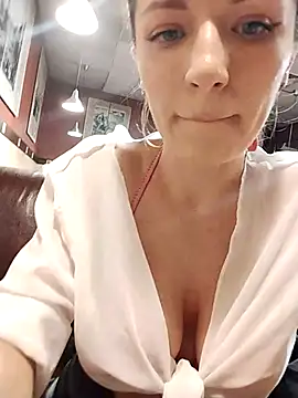 Brilliant-Queen1 online show from 10/23/25, 09:52