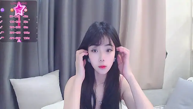 Snapshot of Duludulu_007 chatting on 02/13/25, 05:37 Duludulu 007 online show from 02/13/25, 05:37