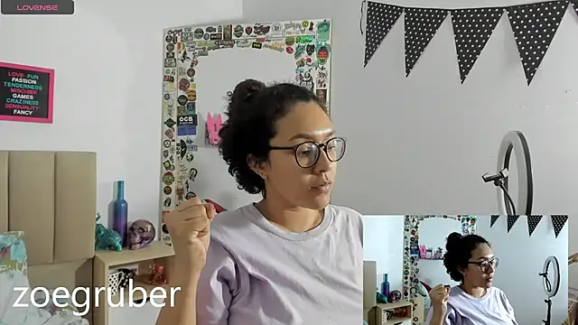 Zoe Gruber online show from 01/13/25, 04:39