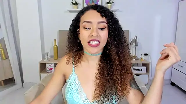 Snapshot of Zoe_Gruber chatting on 06/10/26, 12:11 Zoe Gruber online show from 06/10/26, 12:11
