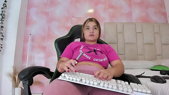 emily lean  online show from 02/06/26, 12:59