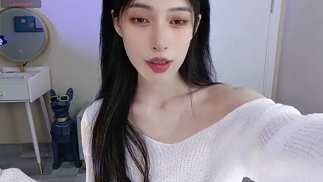 Snapshot of Aurora_99 chatting on 12/18/24, 01:23 Aurora 99 online show from 12/18/24, 01:23