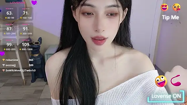 Snapshot of Aurora_99 chatting on 12/31/24, 01:19 Aurora 99 online show from 12/31/24, 01:19