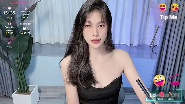 Snapshot of Aurora_99 chatting on 10/27/25, 10:58 Aurora 99 online show from 10/27/25, 10:58