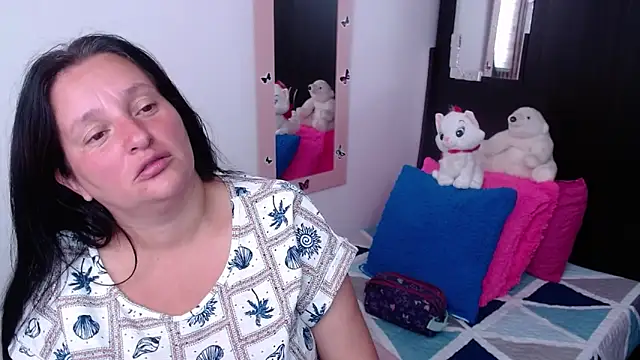 CristialJones  online show from 11/04/25, 01:54