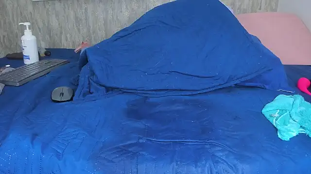 violett lo online show from 02/08/25, 09:13