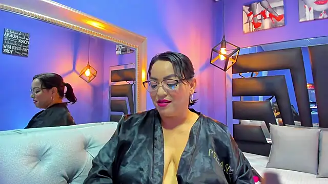 Romina017 online show from 10/07/25, 12:41